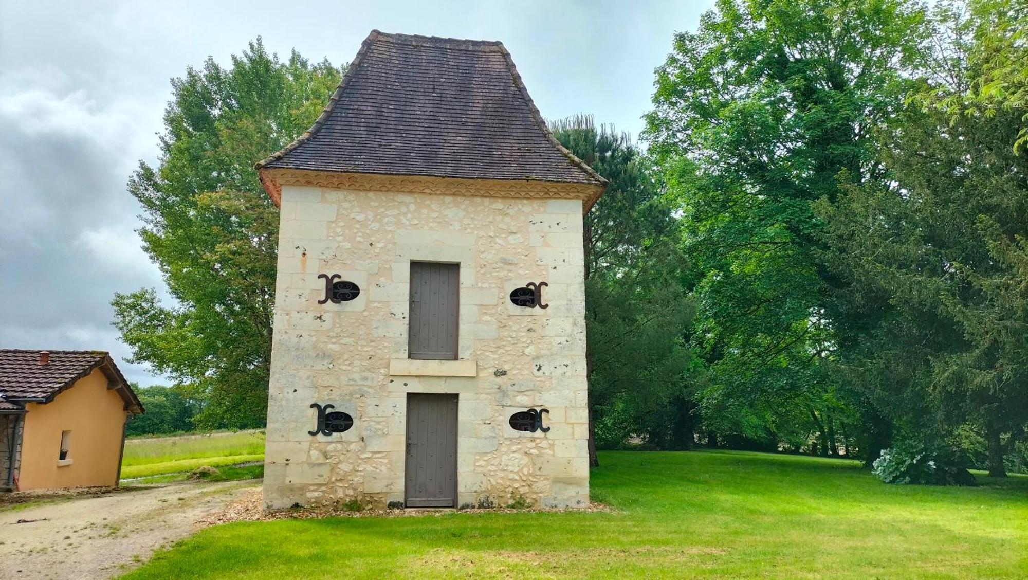 Gite De La Gardie Mensignac エクステリア 写真